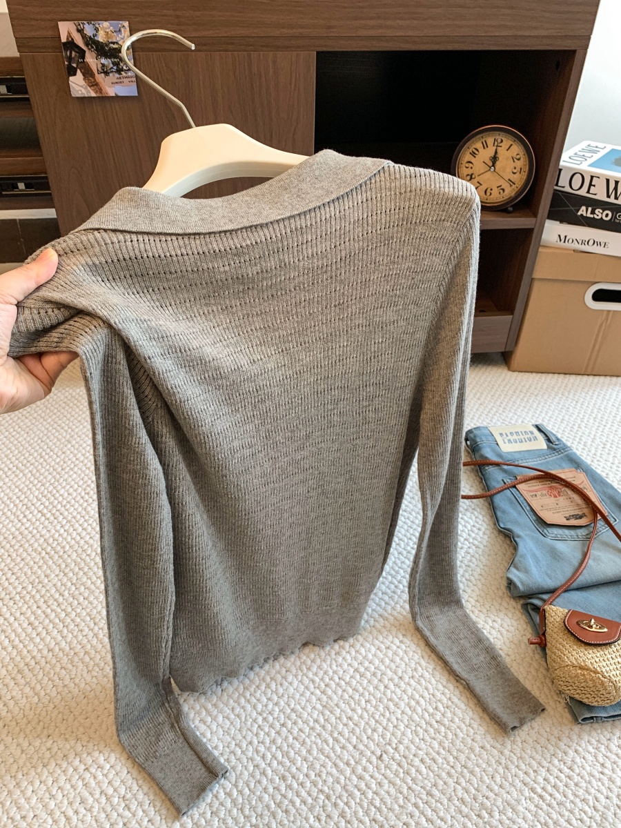Designer Mist Grey Faux Two-Piece Shoulder Color-Block Knit Women's Early Autumn Old Money V-Neck Layering Long-Sleeve Top - Image 4