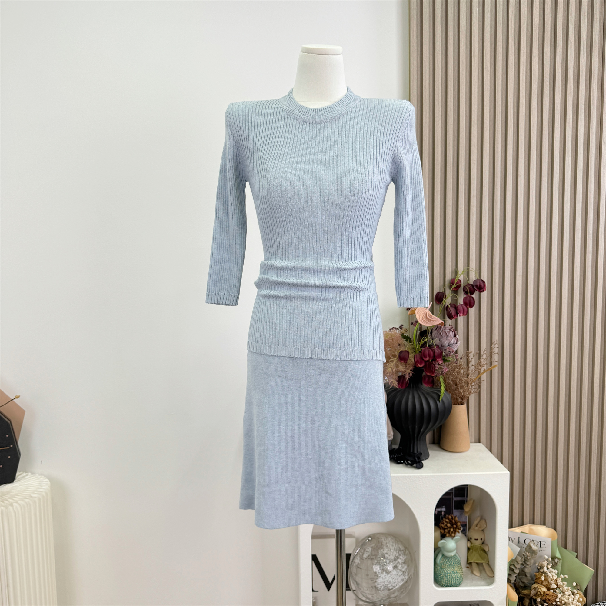Farte Shop Lyocell Knit T-Shirt and Straight Skirt Two-Piece Women Set for Spring and Autumn - Image 4