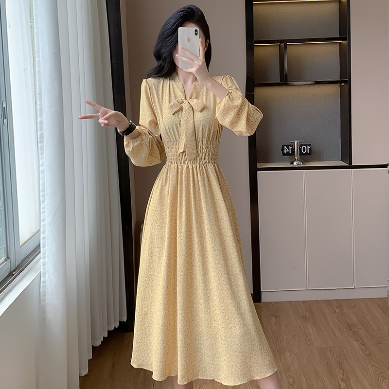 Floral Chiffon Long Sleeve Midi Dress with Ruffled Collar and Lantern Sleeves - Image 3