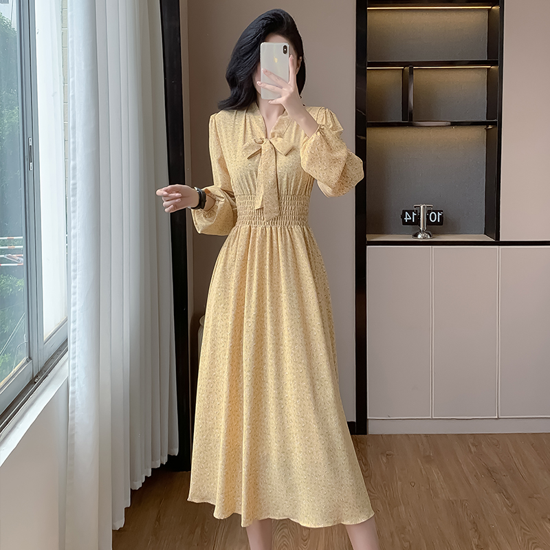 Floral Chiffon Long Sleeve Midi Dress with Ruffled Collar and Lantern Sleeves - Image 4