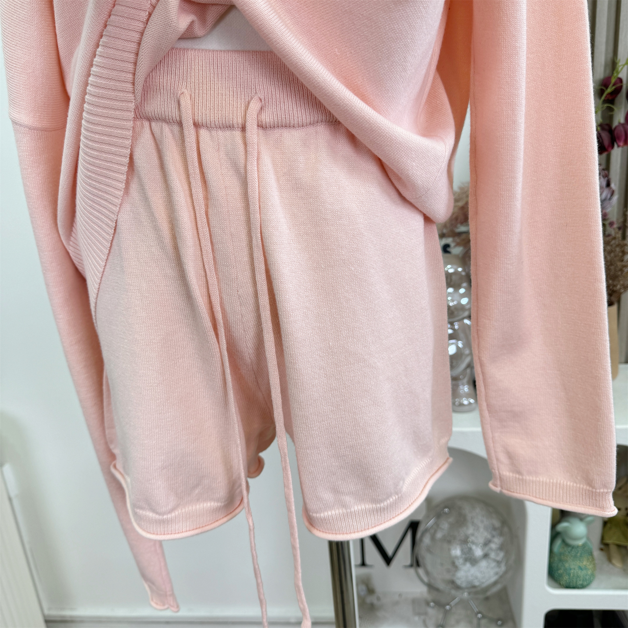 Ruoyu Relaxed Off-Shoulder Knit Top and Shorts Two-Piece Set for Women - Image 3